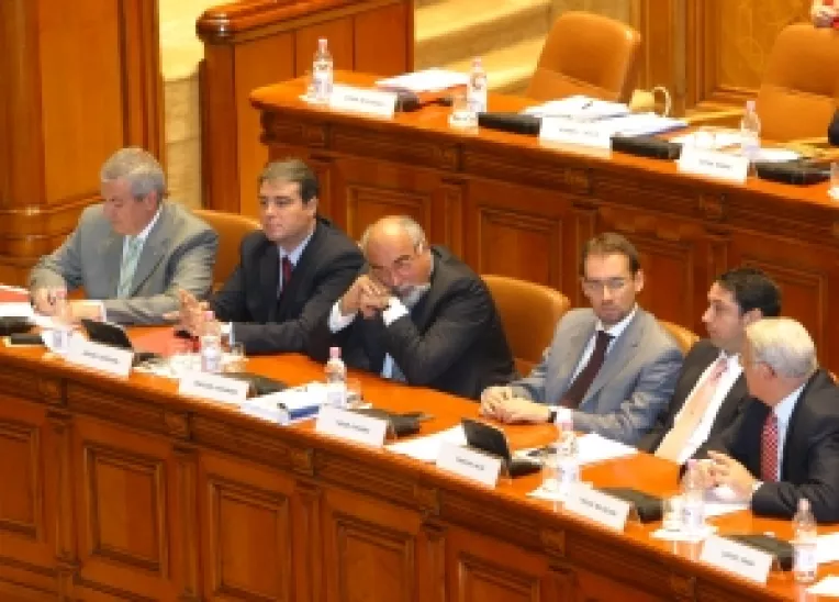 Tariceanu marge mai departe, Geoana incotro?