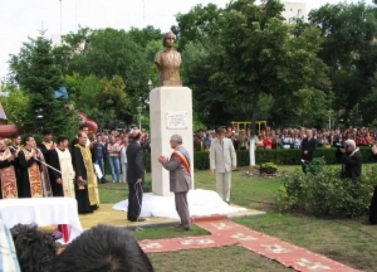 Traian Basescu a lacrimat si pe malul Borcei, la Calarasi