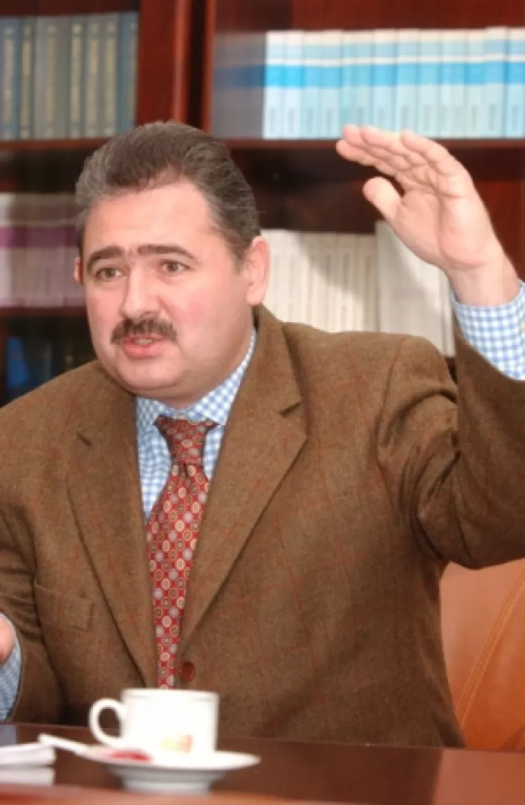 Ultimele zile ale Guvernului PD-L: Urmeaza guvern FMI. Premier Mihai Tanasescu?