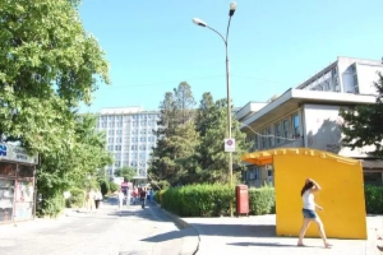 Unitatea care se ocupa de semafoarele din Constanta,
Marca Telecom s-a razgandit sa mai conteste licitatia de la Spitalul Municipal