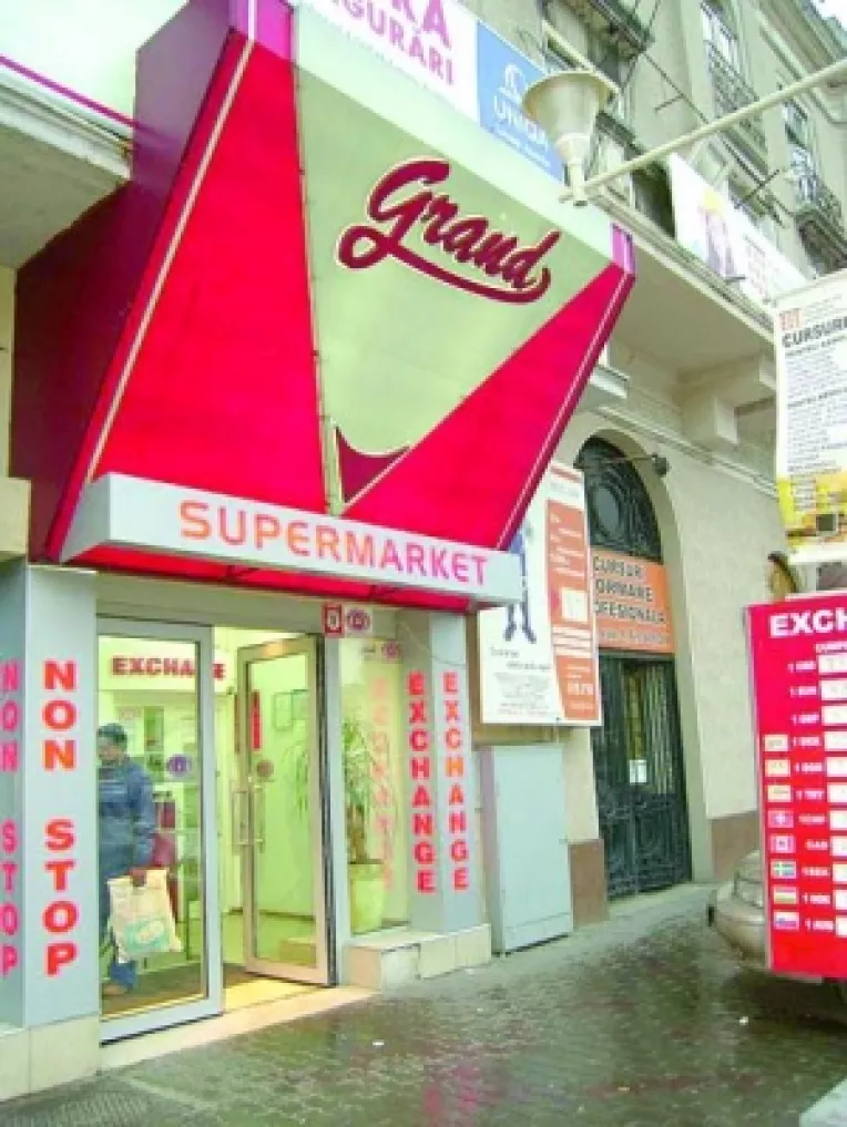 Vanzatoarele de la Grand nu si-au mai luat banii de 2 saptamani