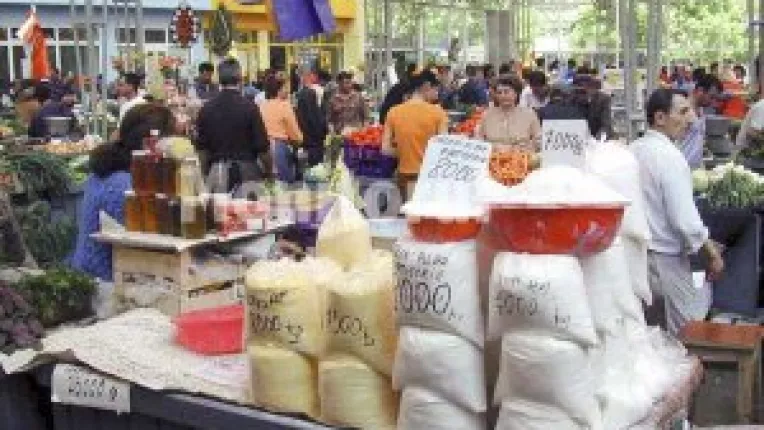 "Verzii" vor scaderea drastica a taxelor de la tarabe