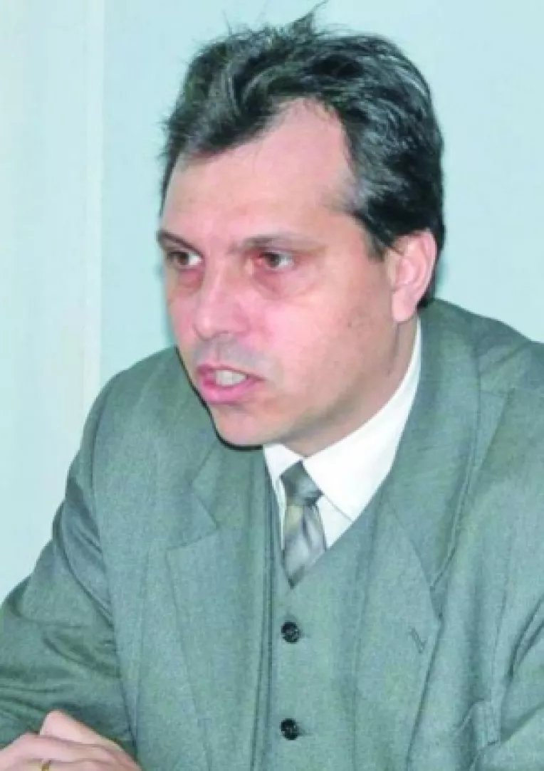 Vin sefi noi. Becheanu si-a strans lucrurile personale din biroul de la ITM